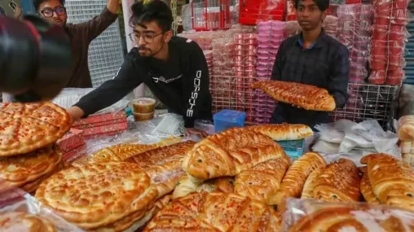 ঐতিহ্য ধরে রাখা পুরান ঢাকার নকশা রুটি